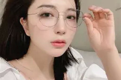 悉尼·斯威尼晒出《克里斯蒂》幕后照感人致谢引发关注